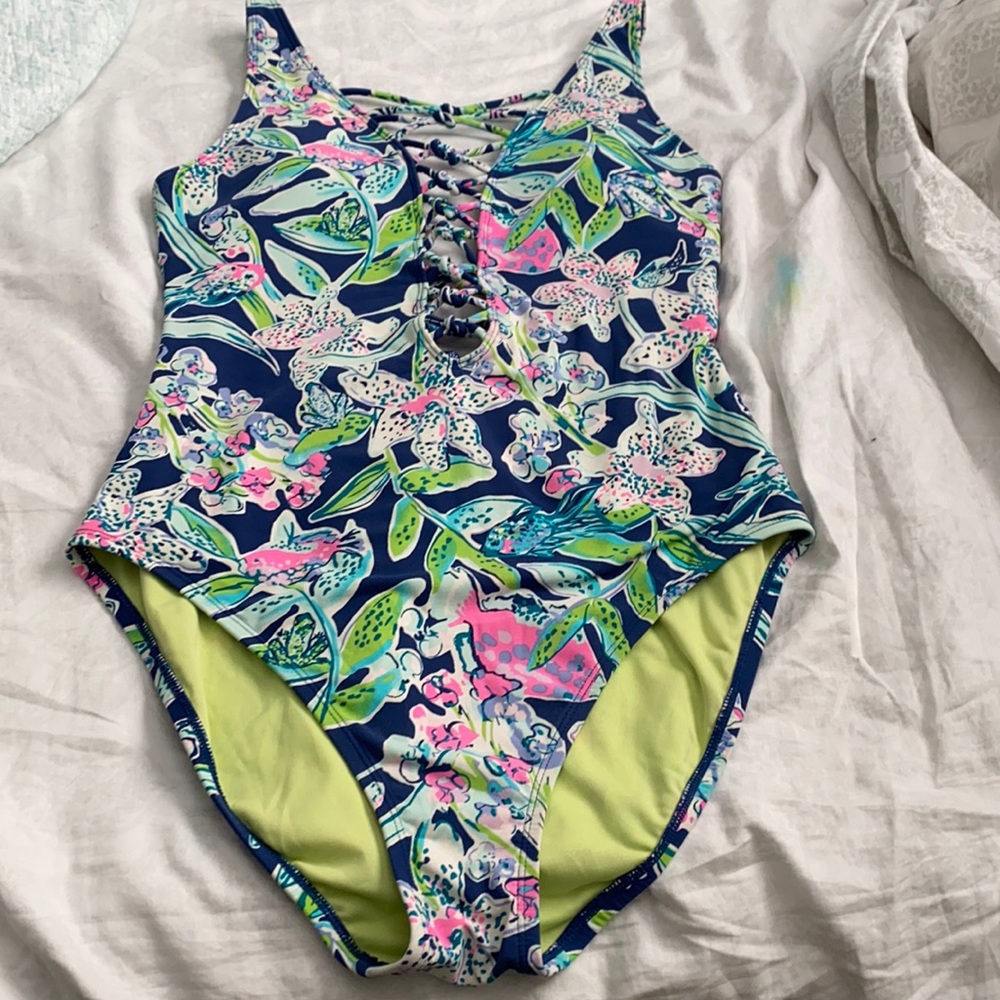 Lilly Pulitzer one piece swimsuit size 8